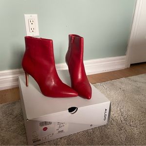 Aldo Wiema Ankle Boots - size 8